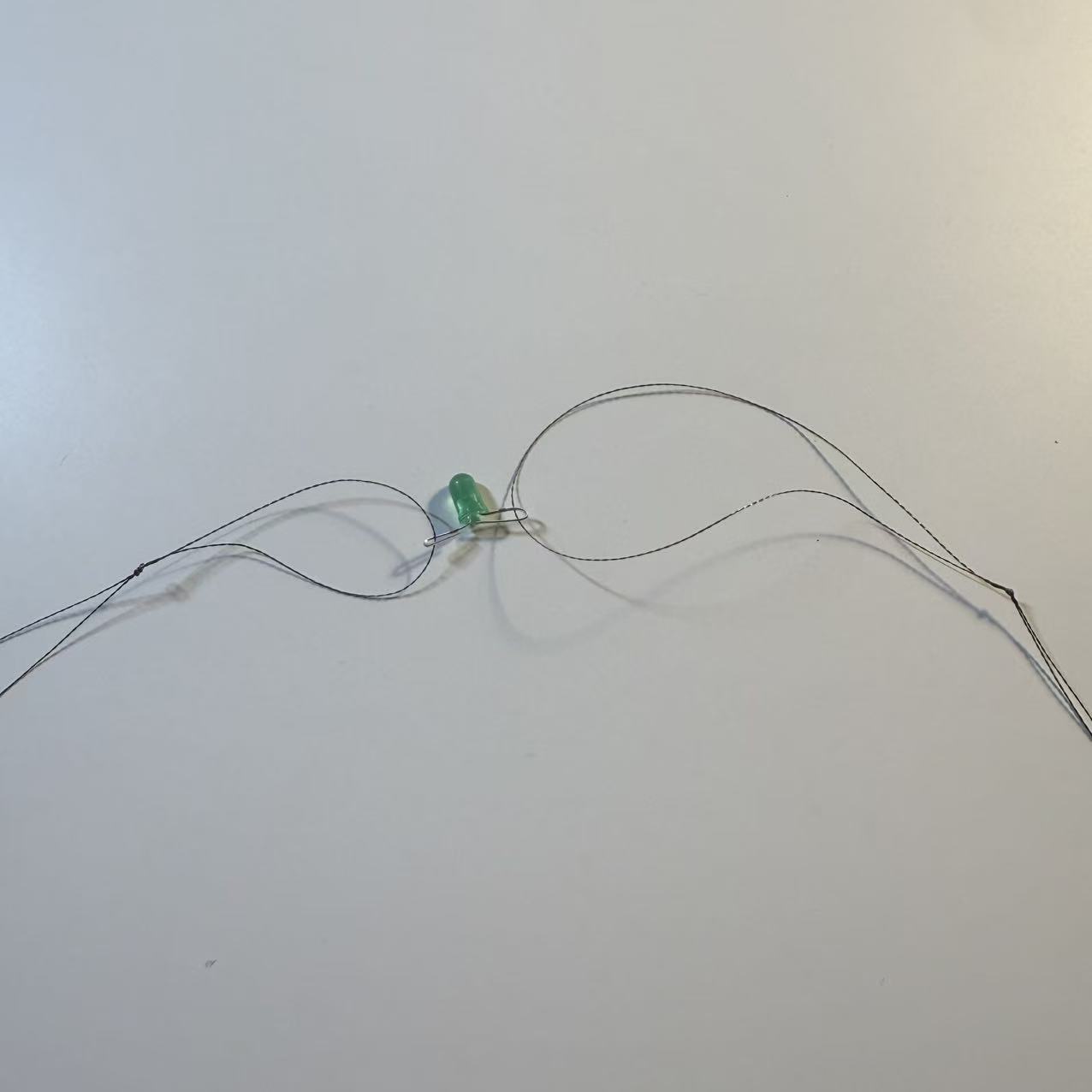 I build a reall simple circuit with the conductive thread