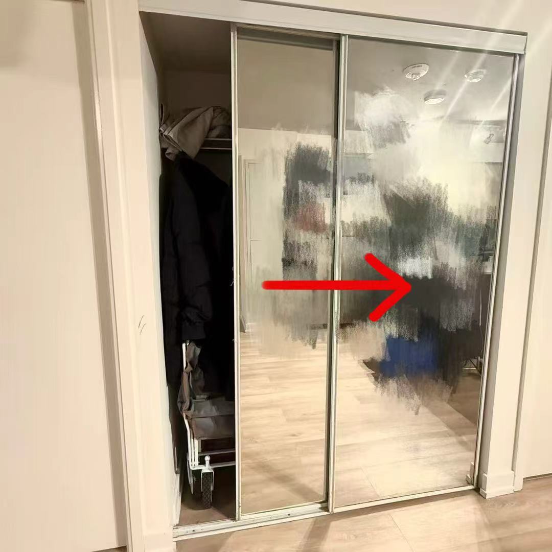The interaction of sliding closet