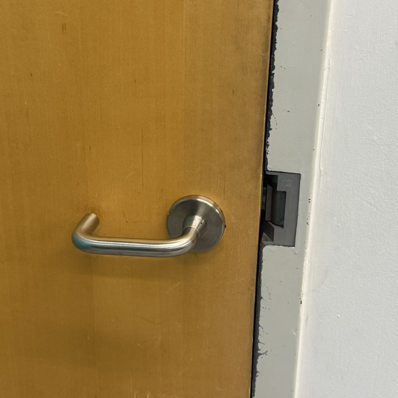 The sound of closing door